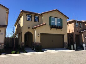 Building Photo - 7045 N Harmony Dr