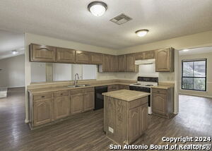 Building Photo - 13722 Pebble Point