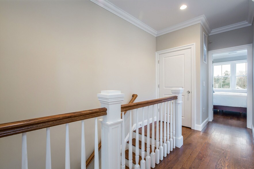 Building Photo - 52 Brookside Dr