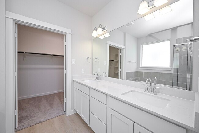 Building Photo - 33019 School Hl Rd