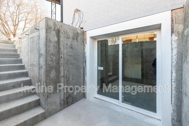 Building Photo - 3882 S Lee Maur St