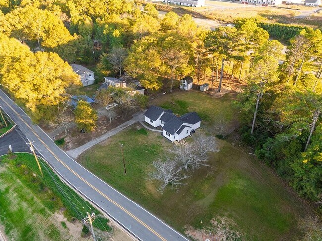 Building Photo - 42 Arnold Rd