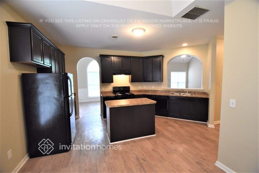 Building Photo - 467 Greyhawk Way