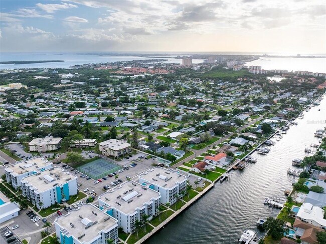 Building Photo - 4900 38th Way S