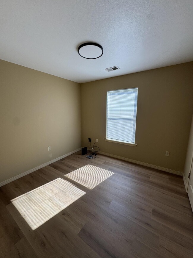 Building Photo - Welcome to your new condo in beautiful Branson, MO!