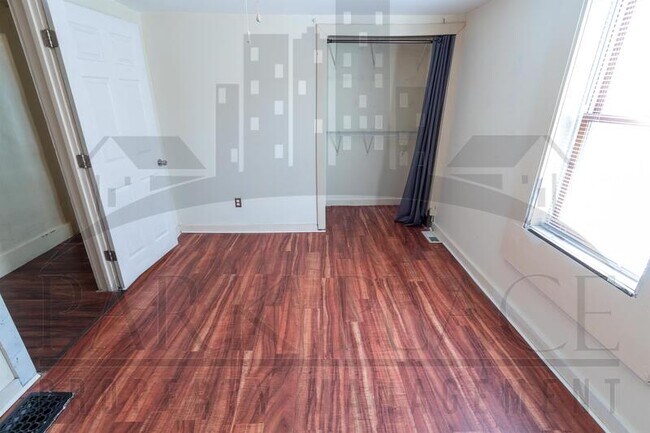 Building Photo - 734 E Morris St