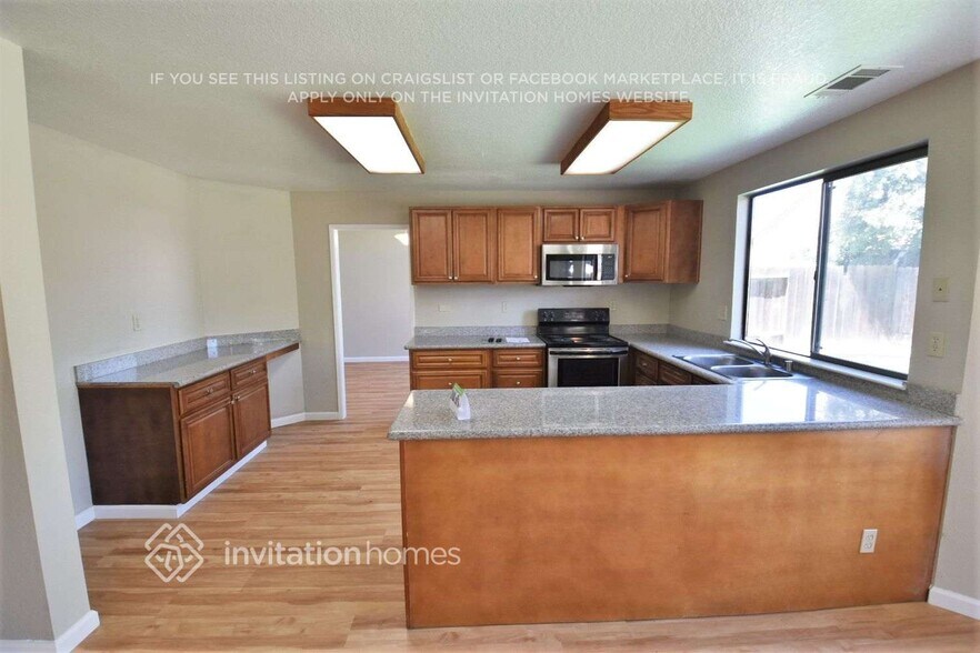 Building Photo - 1066 Eleanor Ln