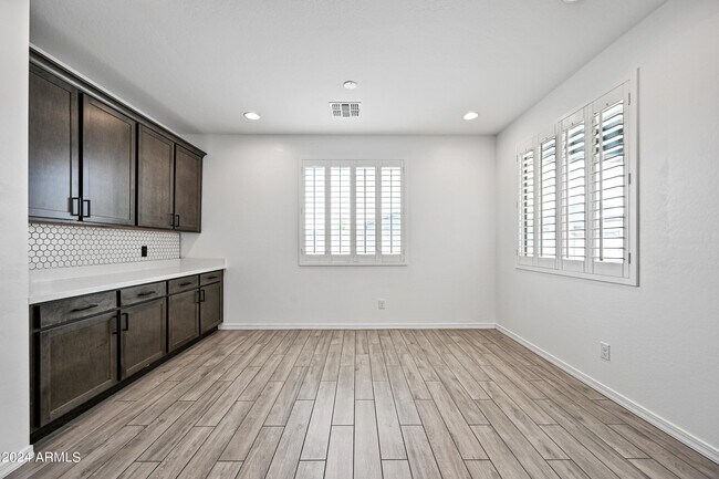 Building Photo - 13360 W Briles Rd