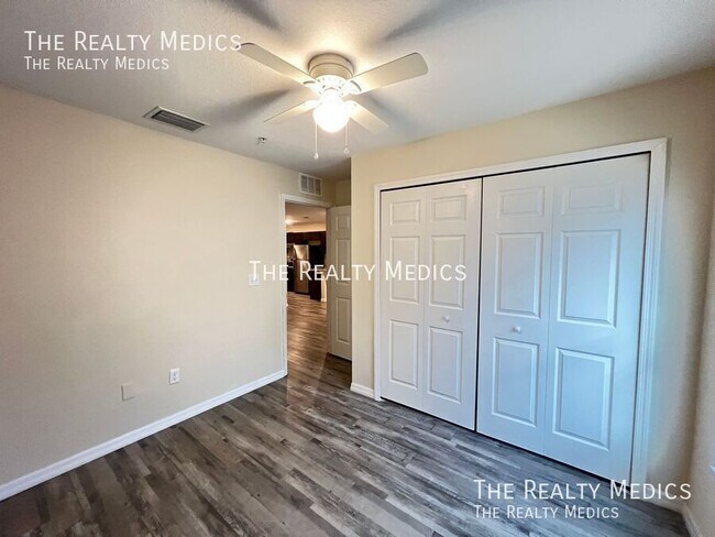 Building Photo - 106 Walnut Dr