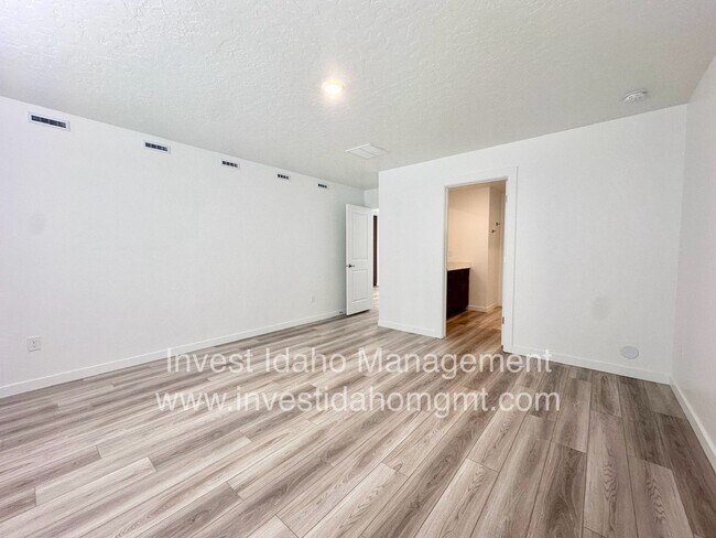 Building Photo - Built in 2024 3 bedroom home available soon!