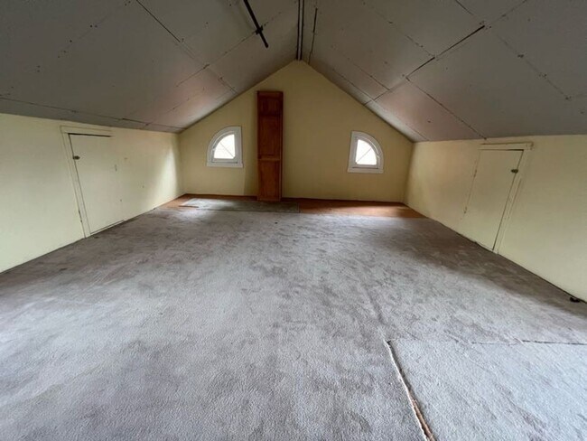 Building Photo - 3 Bedroom House Governor Mifflin Schools