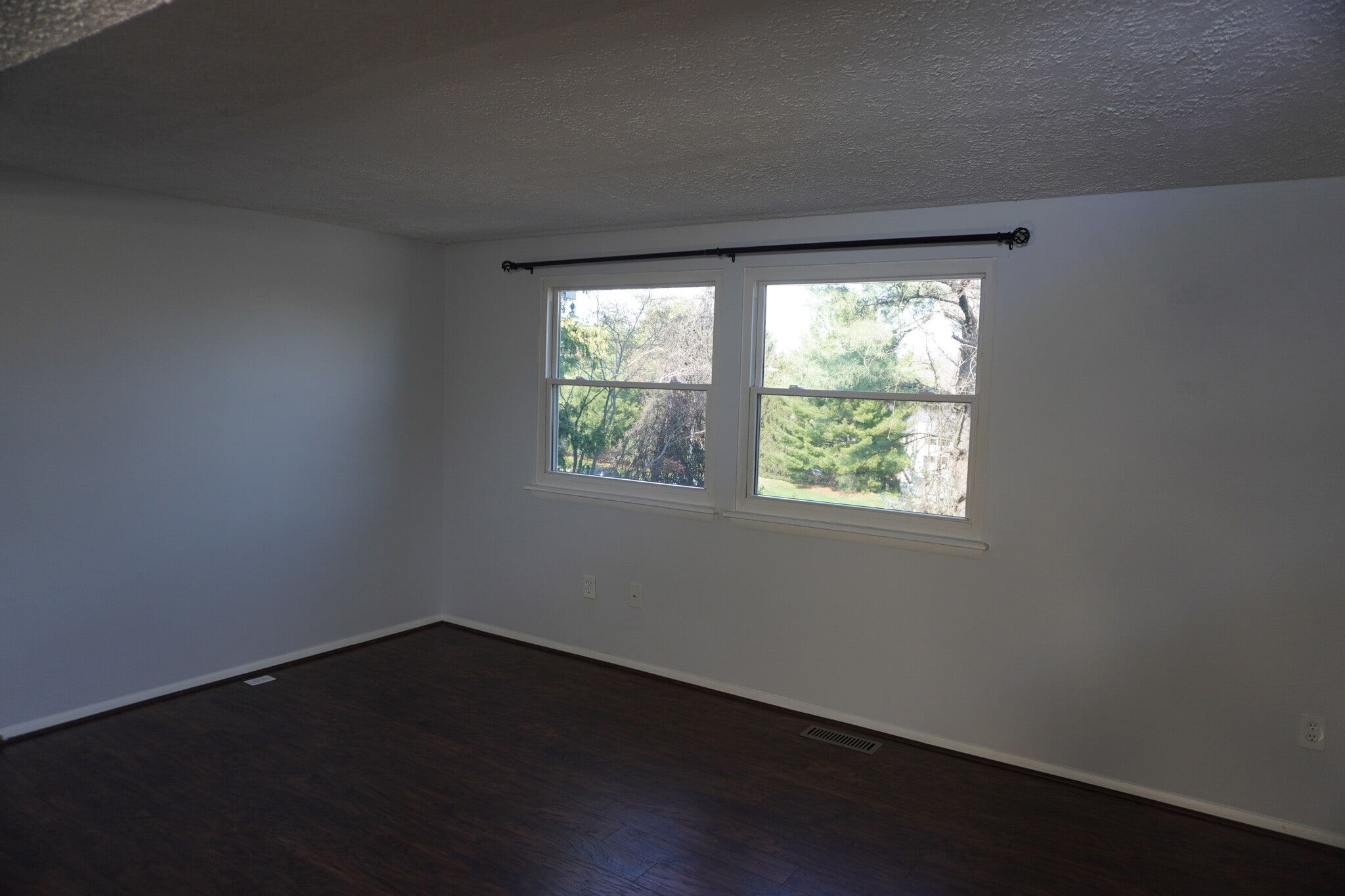 Building Photo - 25 Stillwood Cir