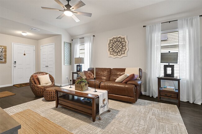 Building Photo - 1329 Mount Blanc Path