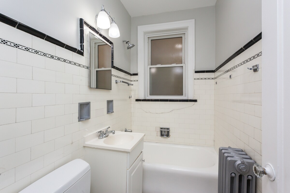 Building Photo - 6149 N Talman Ave