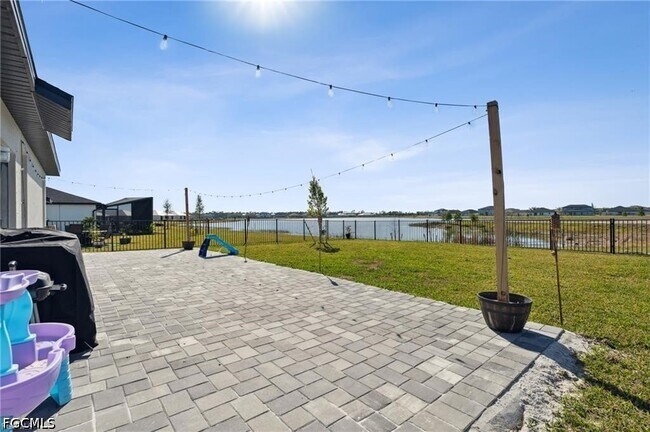 Building Photo - 17729 Paradiso Wy