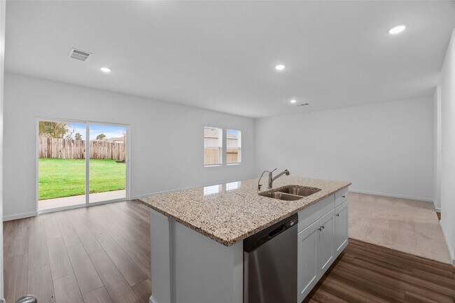 Building Photo - 612 Craven St