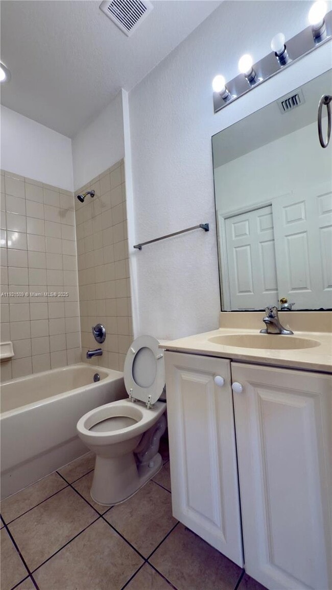 Building Photo - 1109 Lucaya Dr