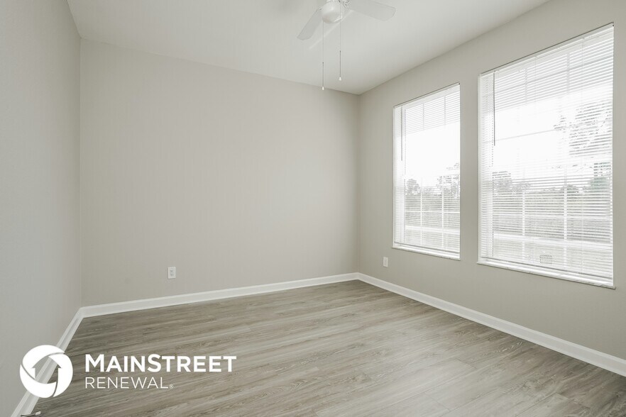 Building Photo - 603 E 8th St