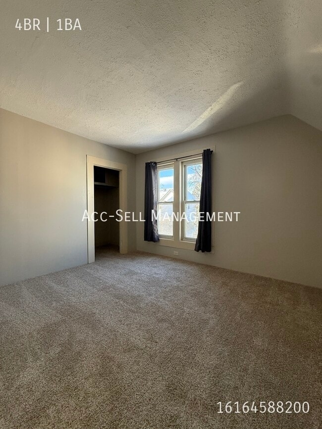 Building Photo - 106 Haifley Pl SE