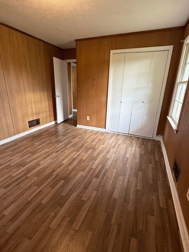 Building Photo - 8195-8195 Spillers Dr SW