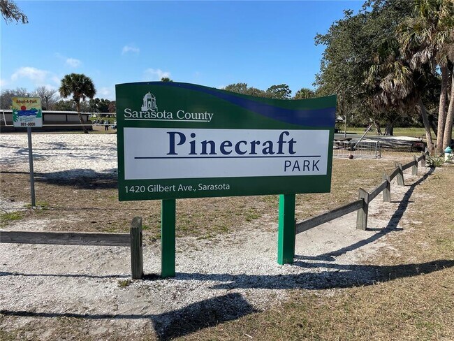 Building Photo - 828 S Tuttle Ave