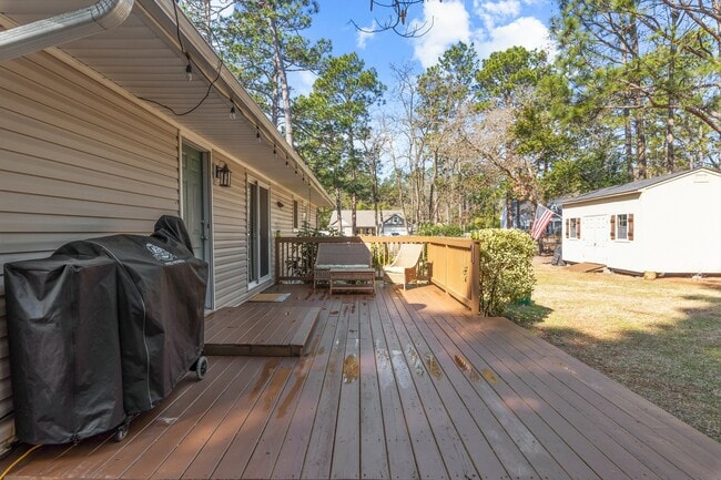 Building Photo - 620 E New England Ave