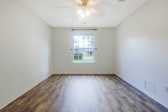 Building Photo - 873 Brande Ct