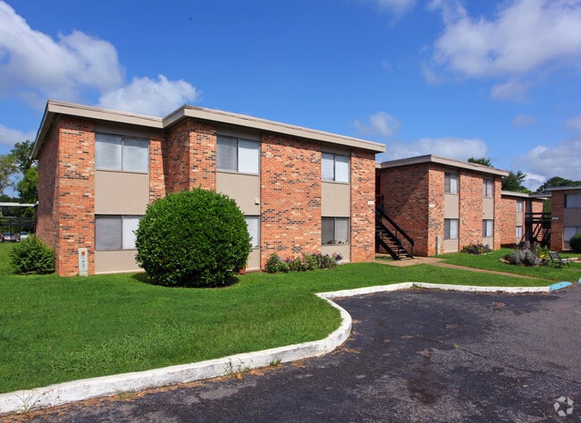 FREE PARKING - Riverbend Residences