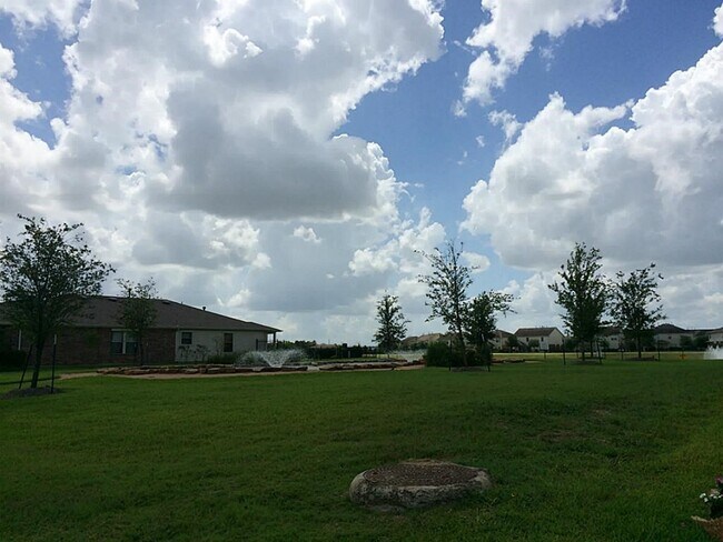 Building Photo - 1103 Messina Ln