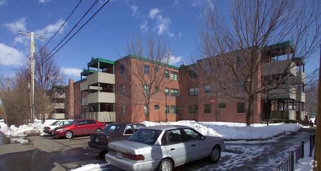 Primary Photo - Toepfert Apartments