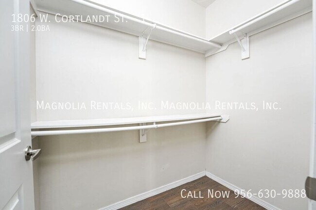 Building Photo - 1806 W Cortlandt St