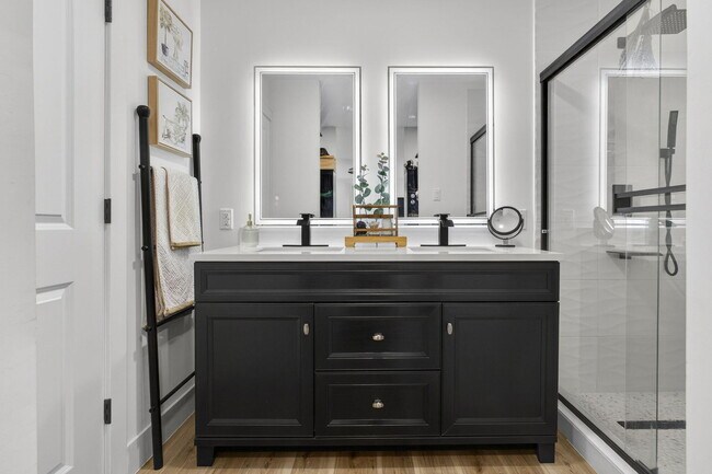 Building Photo - 701 37th St