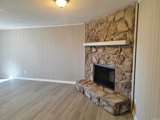 Building Photo - 216 Windhill Dr