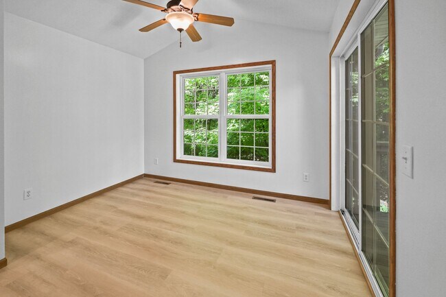 Building Photo - 6030 Boulder Ridge Dr