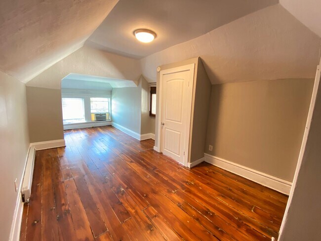 Building Photo - OSU Central Campus Single Family Home! W/ ...