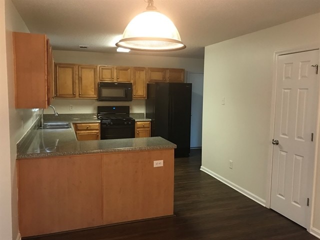 Building Photo - 7118 Cavender Dr SW