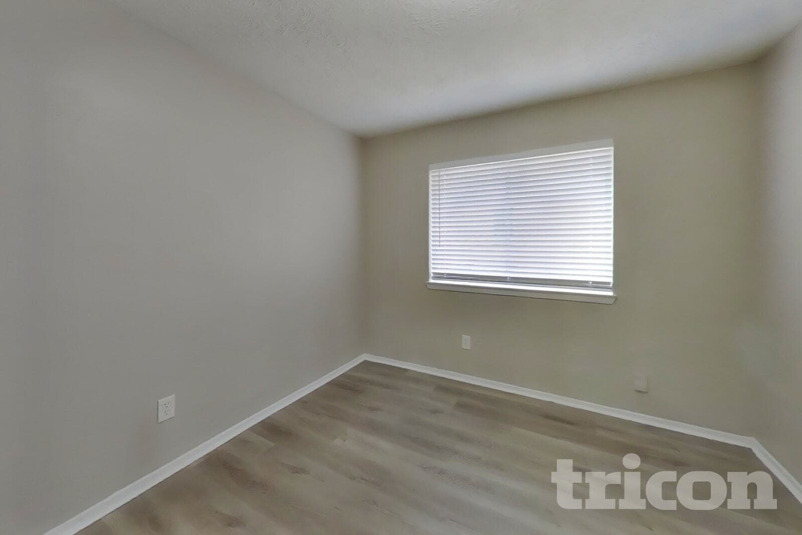 Building Photo - 14831 Waterside Dr