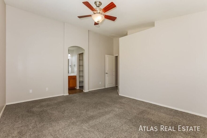 Building Photo - 2770 E Dust Devil Dr