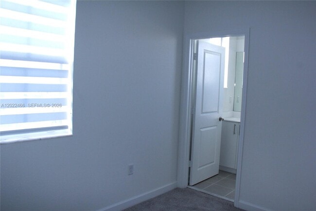 Building Photo - 2617 SE 28th Dr