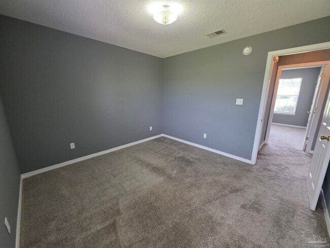 Building Photo - 6024 Yellow Rose Dr