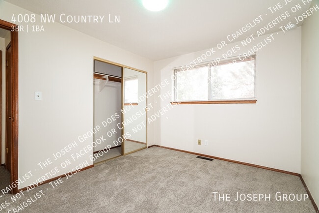 Building Photo - 4008 Country Ln NW