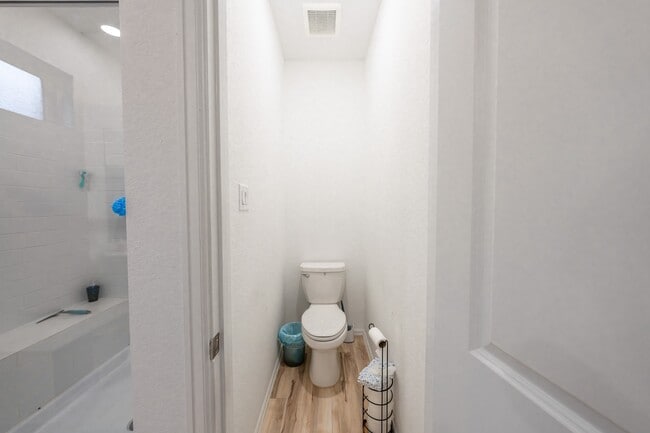Building Photo - 9335 Pavonia Fawn Dr