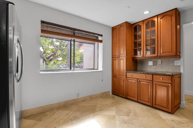 Building Photo - 7888 La Mirada Dr