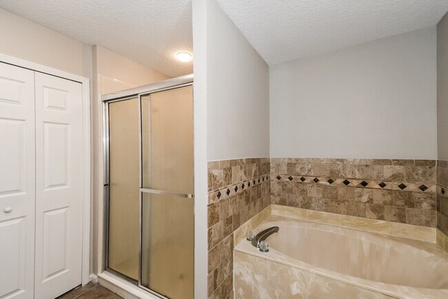 Building Photo - 9518 Arbor Oak Ln