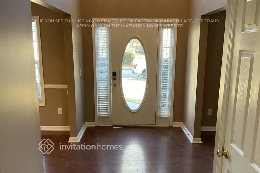 Building Photo - 4028 St George Walk SW