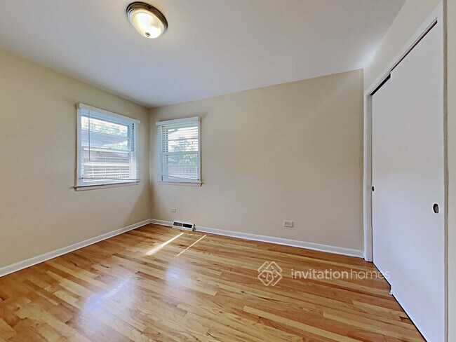 Building Photo - 334 Martin Dr