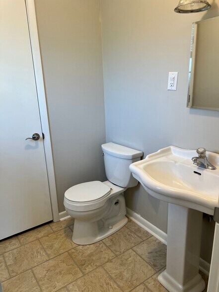 half bath - 309 Randolph St