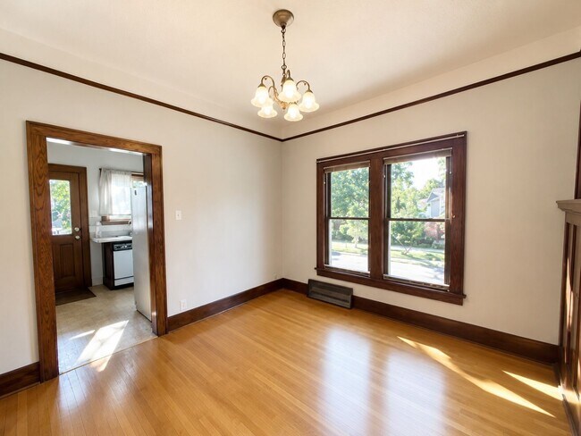 Building Photo - 1228 S 63rd St