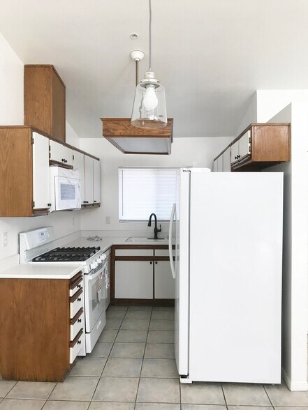 Building Photo - 11377 Osborne Pl