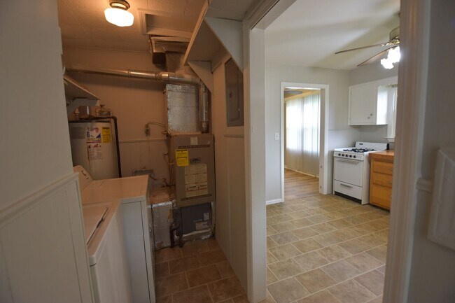 Building Photo - Fortville 3 bedroom Home